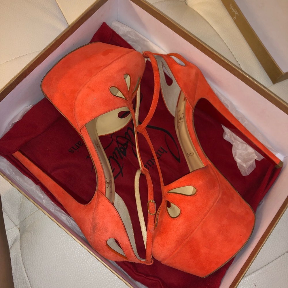 Loubouitin Orange pumps